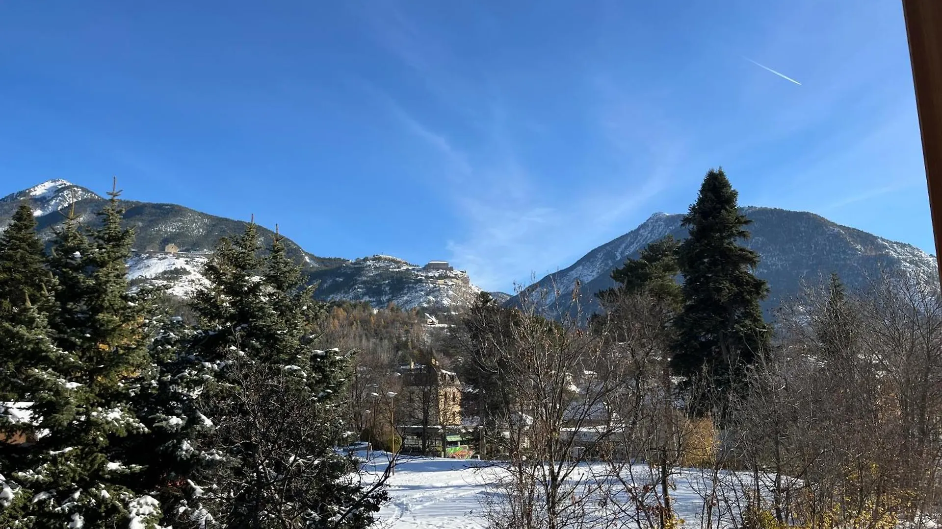 2-Bedroom Apt By The Ski Gondola Briançon Fransa
