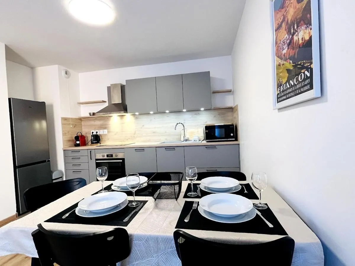 2-Bedroom Apt By The Ski Gondola Briancon  Apartment