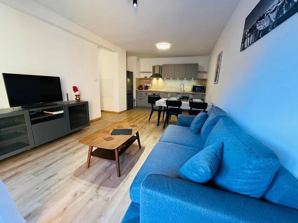 2-Bedroom Apt By The Ski Gondola Briancon